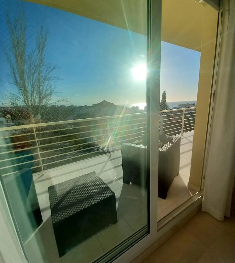 Amplio apartamento en exclusiva urbanizacion Golf Resort Torrequebrada con vista al mar Benalmádena