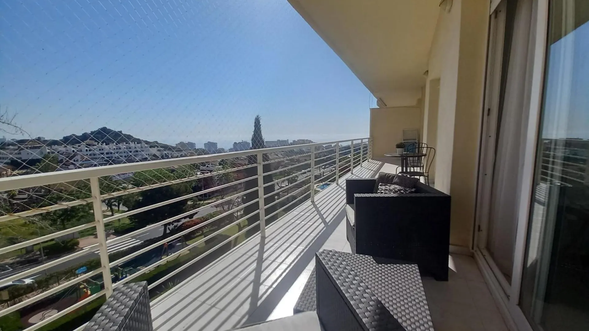 Amplio, Luminoso Y Moderno Apartamento Con Amplia Terraza Y Hermosas Vistas En Exclusiva Urbanizacion Benalmádena 0*,  Espagne